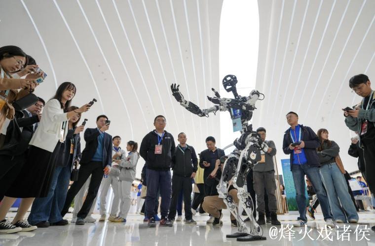 中国人形机器人产业“加速跑” 中国人形机器人产业“加速跑”